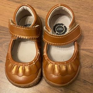 Toddler Size 5 Livie & Luca brown Mary Janes